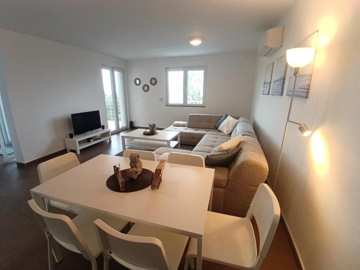 Searenity Pool Suite - Seafront Krmpote-Vodice Exteriér fotografie
